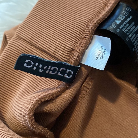 H&M (divided) brown skirt 🤎 - Picture 4 of 5